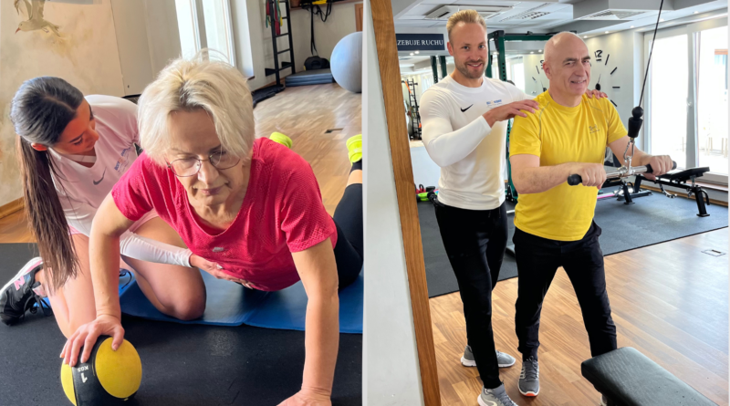 Trener personalny Mokotów Body Movement prowadzi trening indywidualny z podopiecznym wracającym do formy po przerwie.